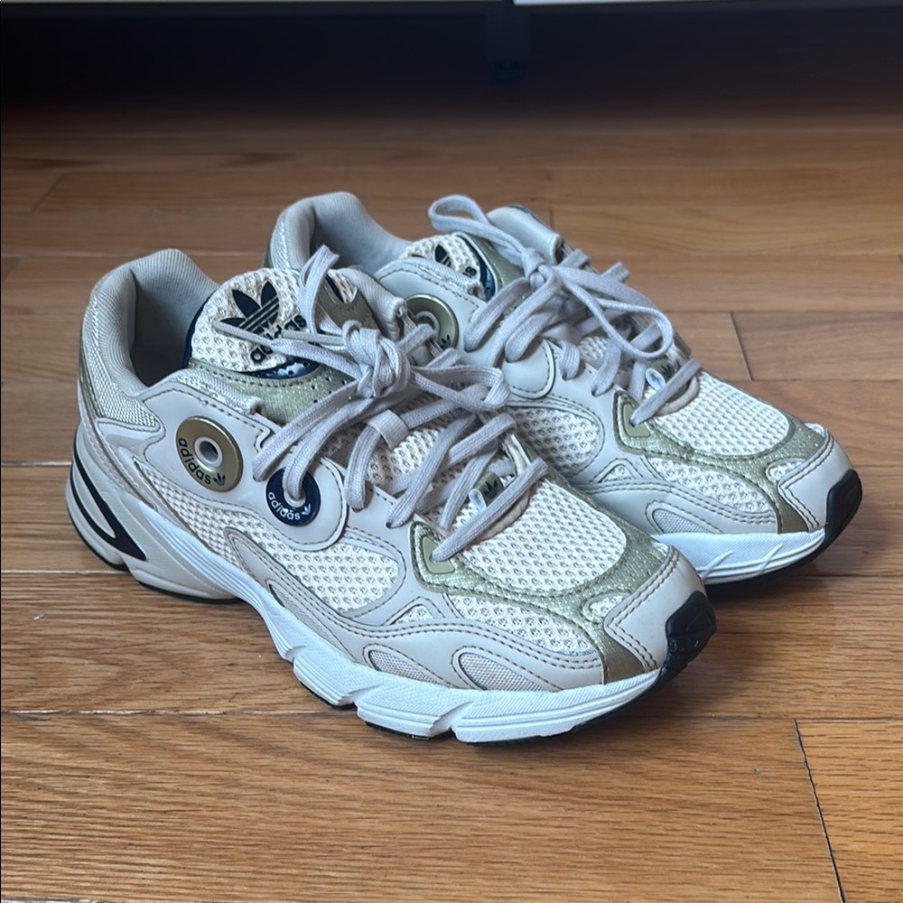 Adidas Astir Sneakers